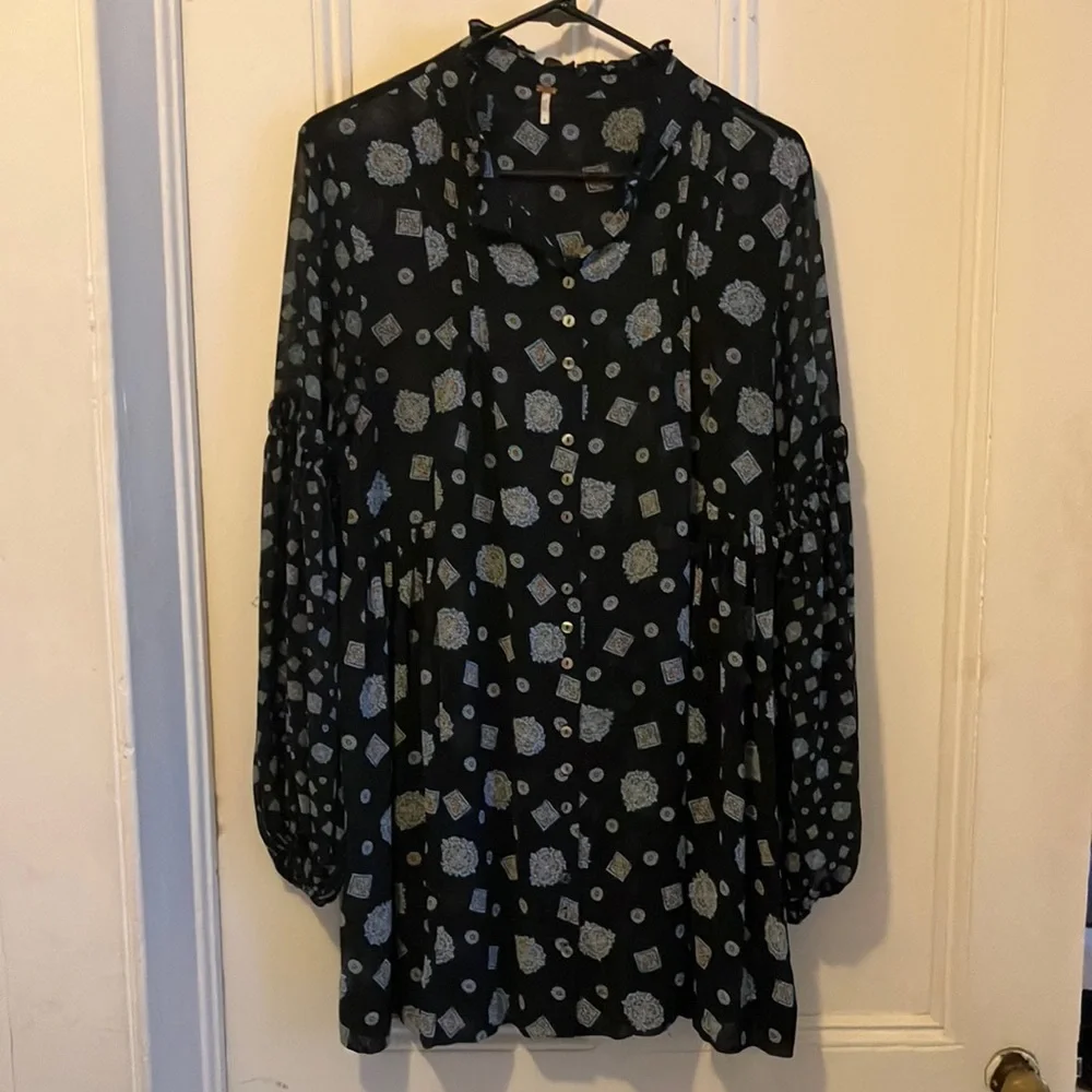 Free people patterned tunic length dress with full bell sleeve past elbow small